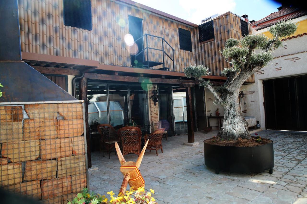 Casa Ruina Casa de hóspedes Nava del Rey Exterior foto